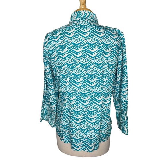 CHICOS Turquoise Chevron Stripe No Iron Cotton Button Up Shirt Size Medium (1) - Picture 3 of 9